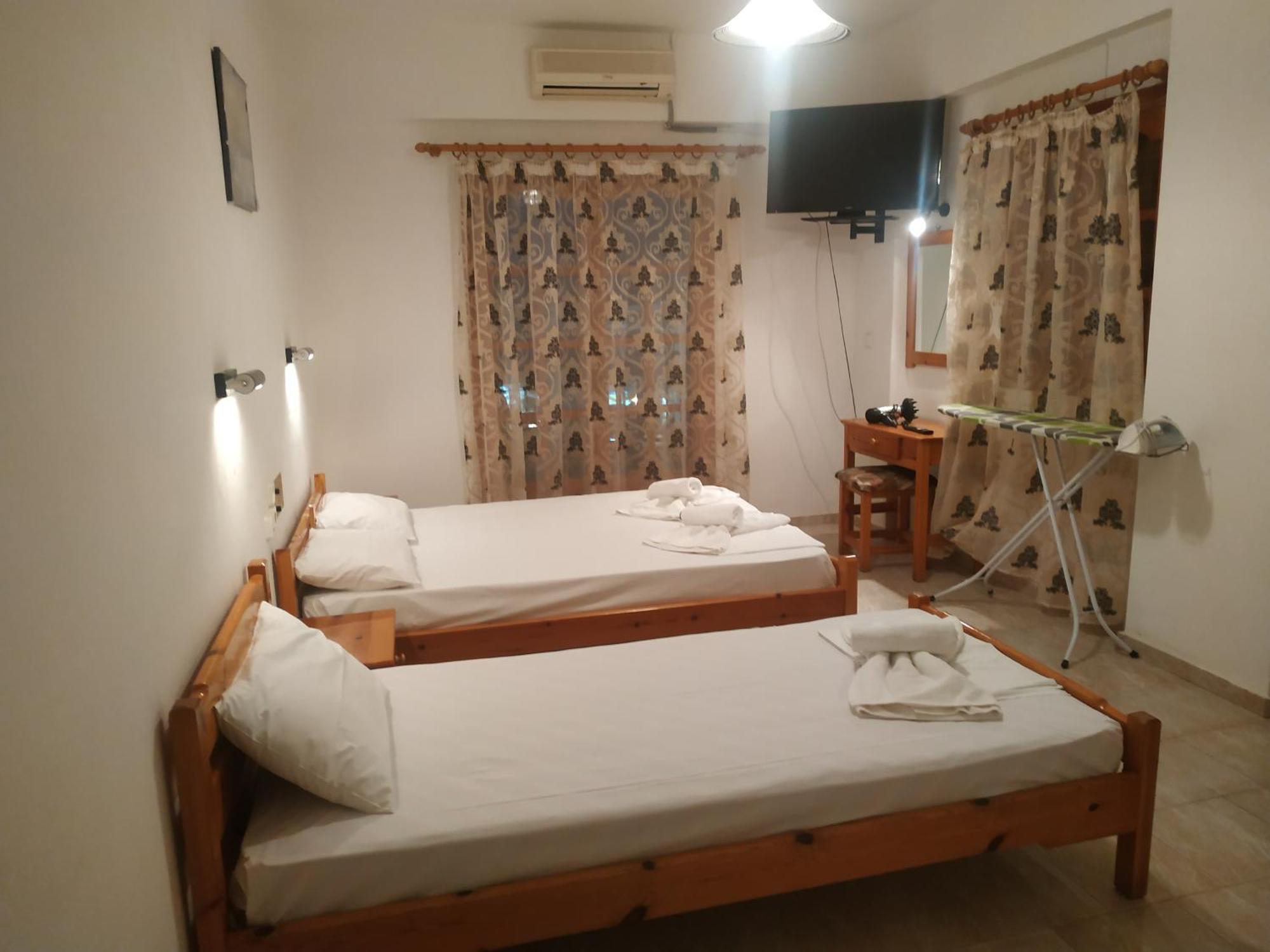 George Studios Sztalída Kültér fotó
