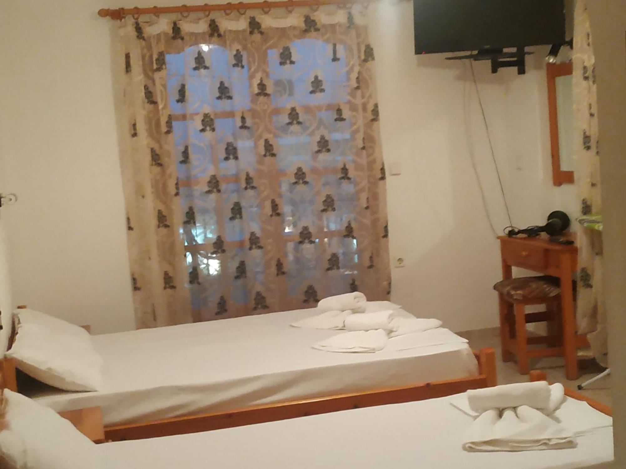 George Studios Sztalída Kültér fotó